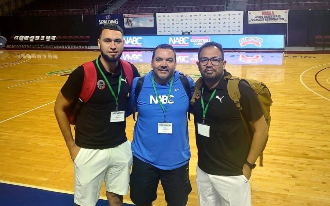 Participan directores deportivos en clínica internacional de baloncesto.