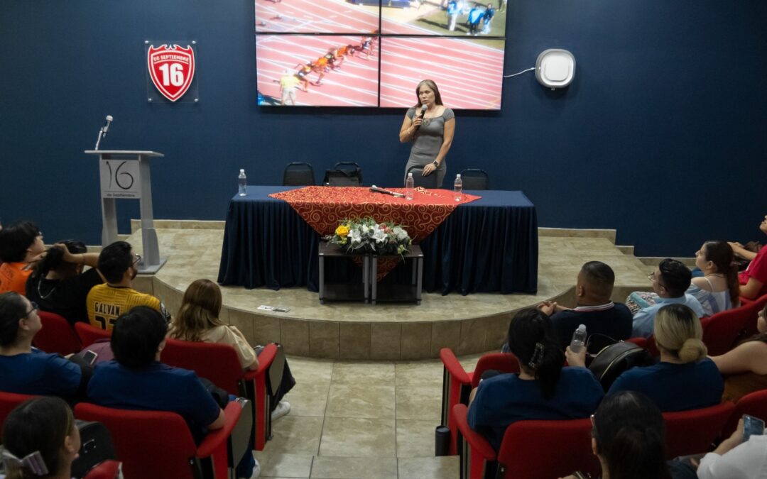 Atleta Tania Jiménez imparte charla: “Superación Personal, mi testimonio de vida” a universitarios
