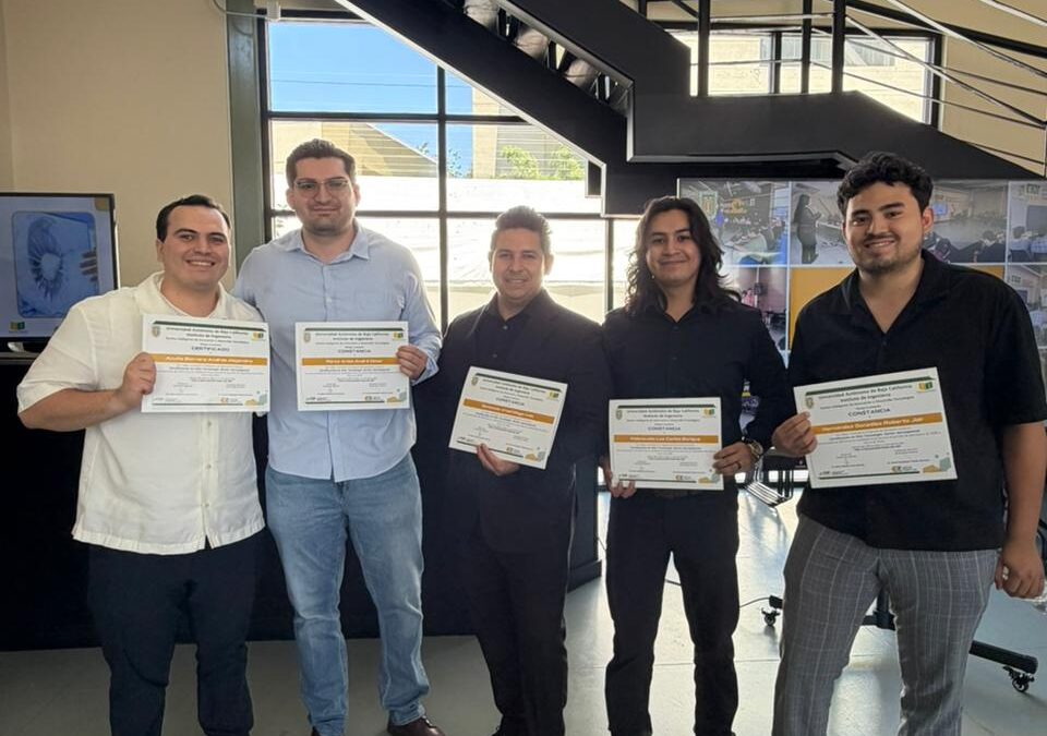 Docente de Ingeniería Industrial culmina certificación en alta tecnología del sector aeroespacial