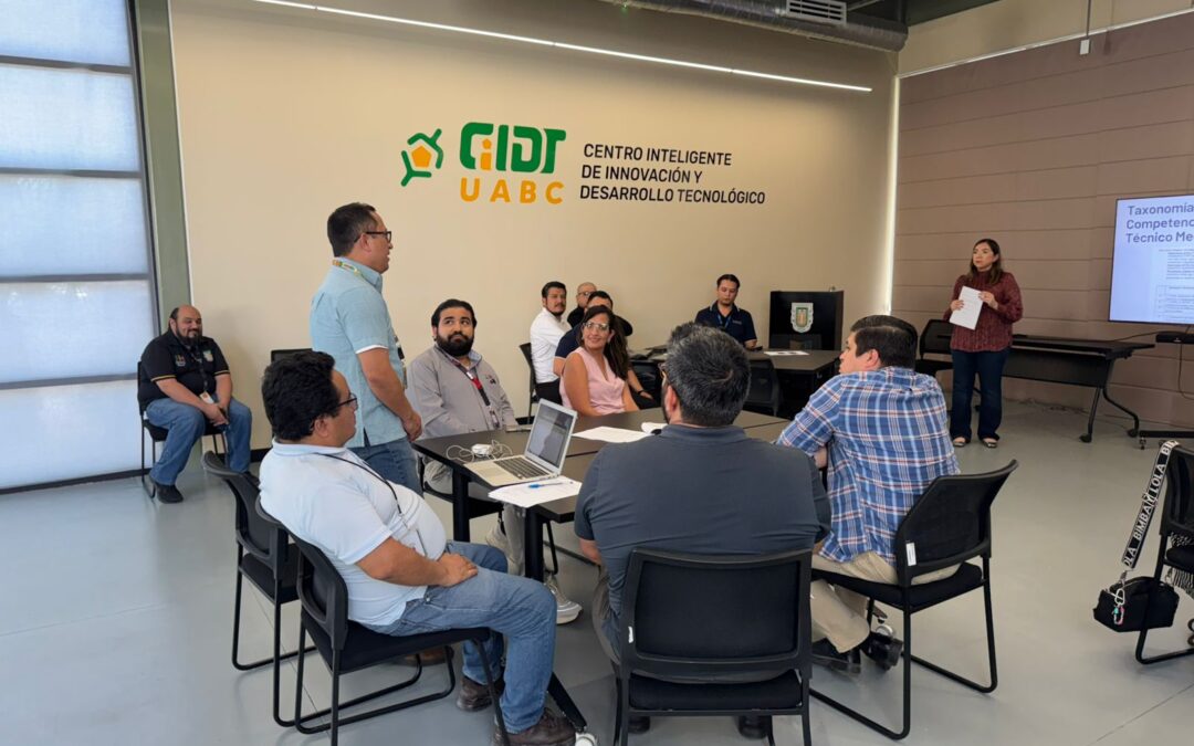 Docente de Grupo Educativo 16 de Septiembre participa en importante taller para el desarrollo de talento aeroespacial
