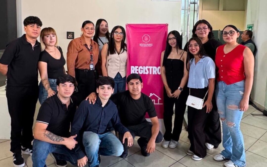 Estudiantes de Derecho fortalecen su formación con asistencia al Foro Vivienda para todas las personas.