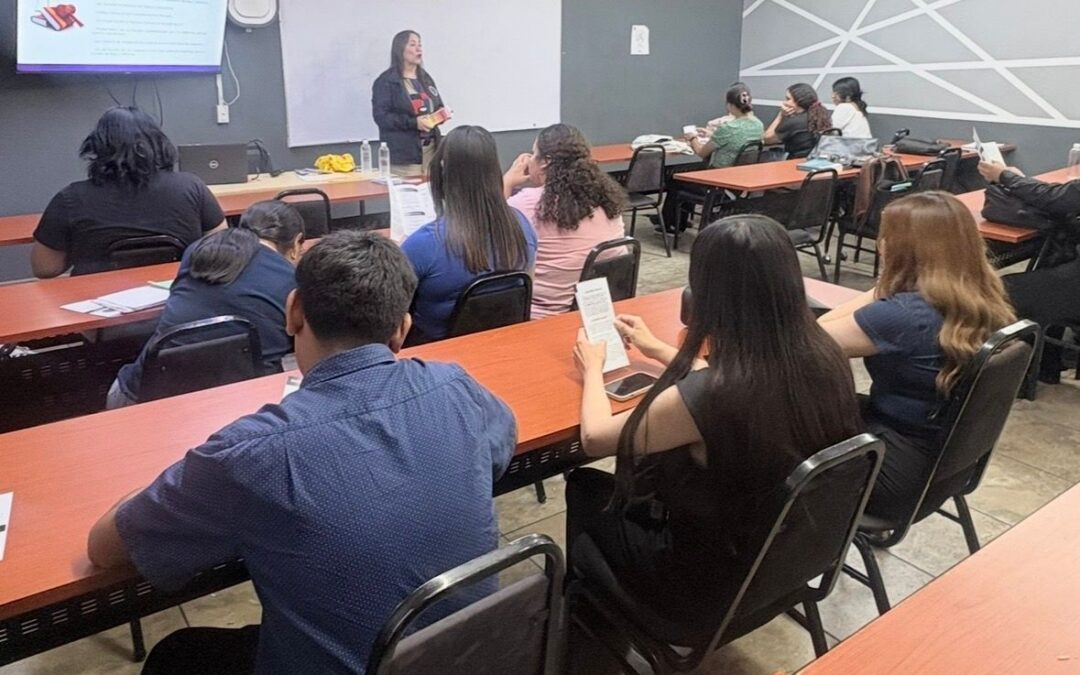 Fortaleciendo la cultura de la legalidad: estudiantes de Derecho reciben charla sobre delitos en materia electoral